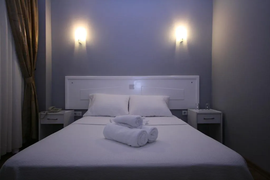 Adrian Beach Hotel フェティエ