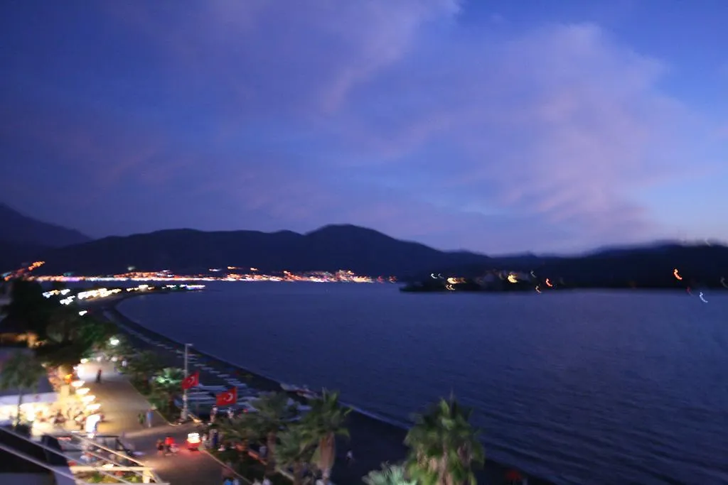 Adrian Beach Hotel フェティエ